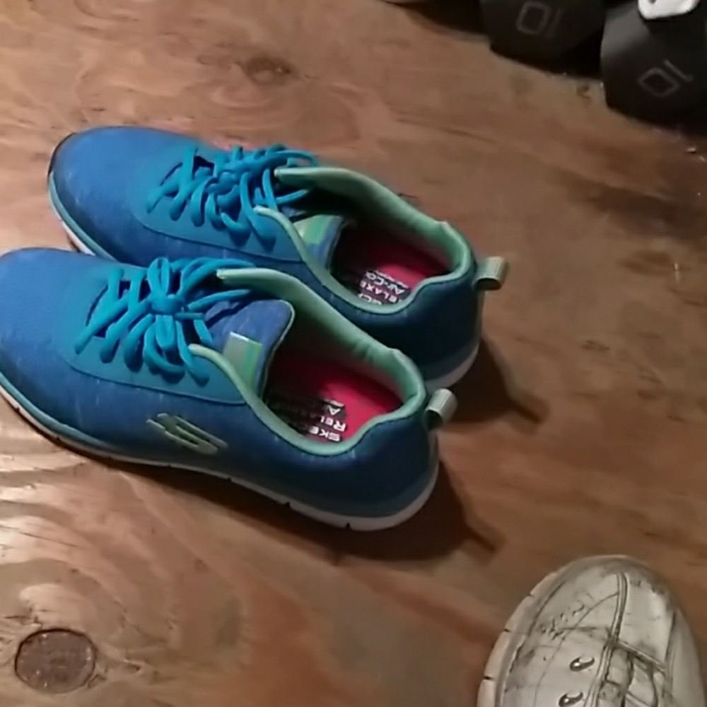 Skechers relaxed fit air cooled